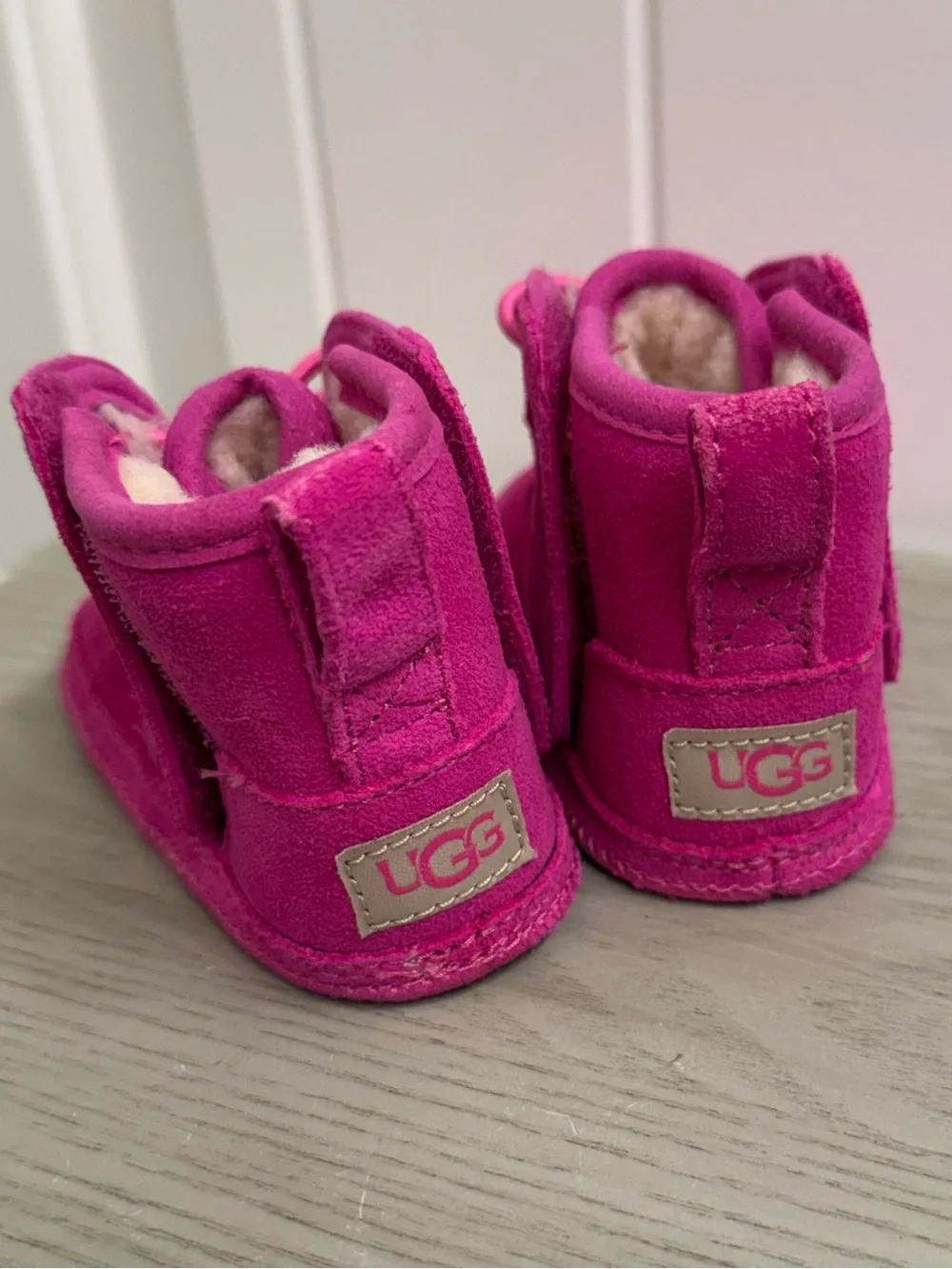 UGG Baby infant Neumel Booties  sz 2/3